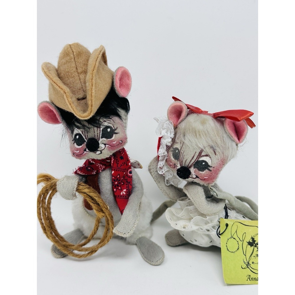 Annalee Mobilitee Mice Cowboy Mouse and Valentine Heart Mouse Lot of 2